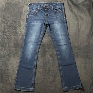 Maurices women’s 7/8 short jeans stretchy boot cut dark wash (see measurements)